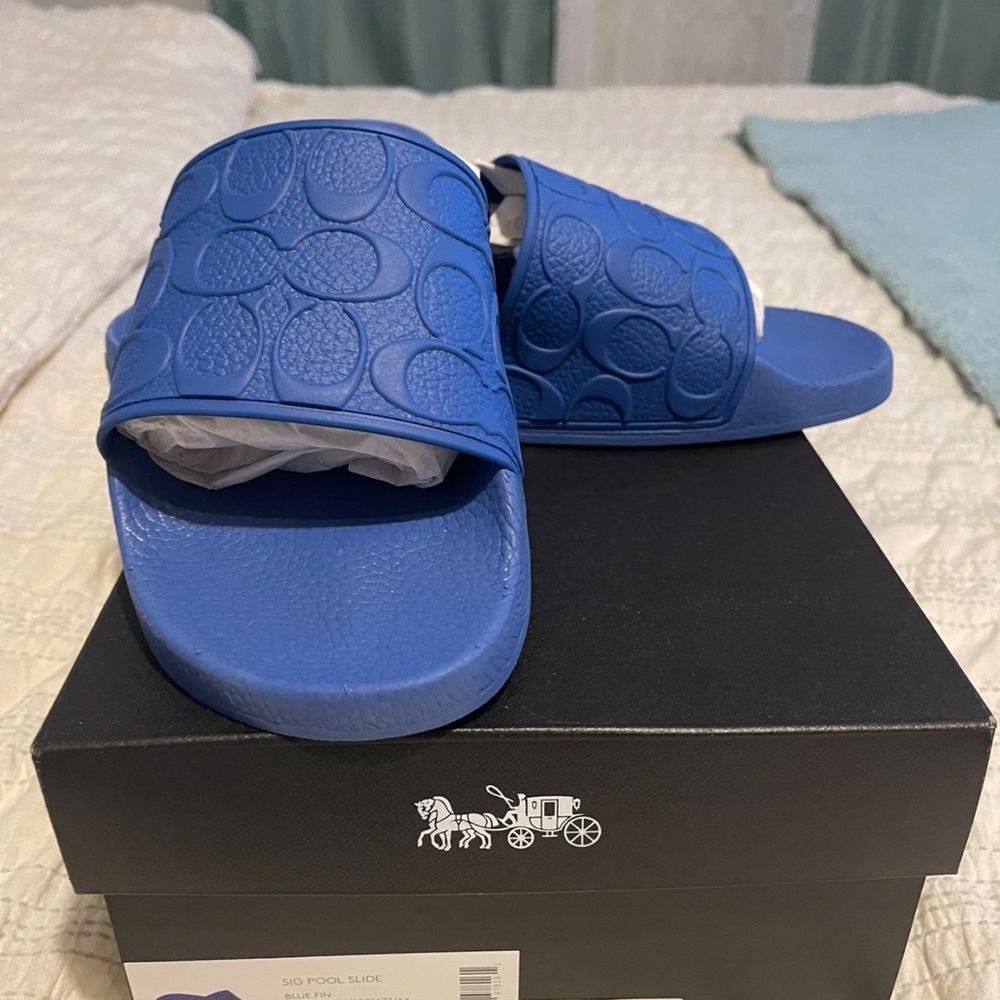 Authentic Coach Embossed Blue Women's Slippers size 9 Brand New
